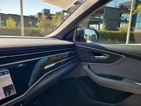 Certified 2024 Audi SQ8 Prestige image 28