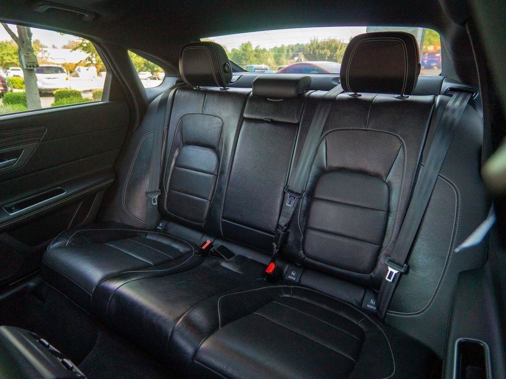 Used 2018 Jaguar XF S RWD image 31