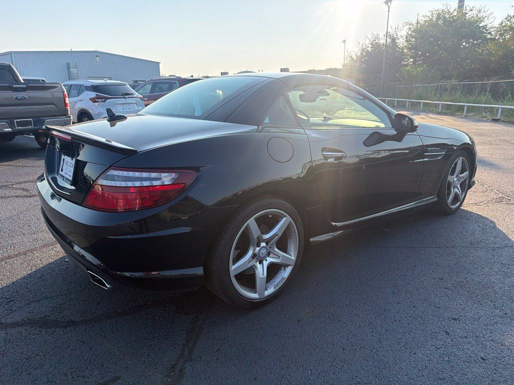 Used 2014 Mercedes-Benz SLK 350 image 5