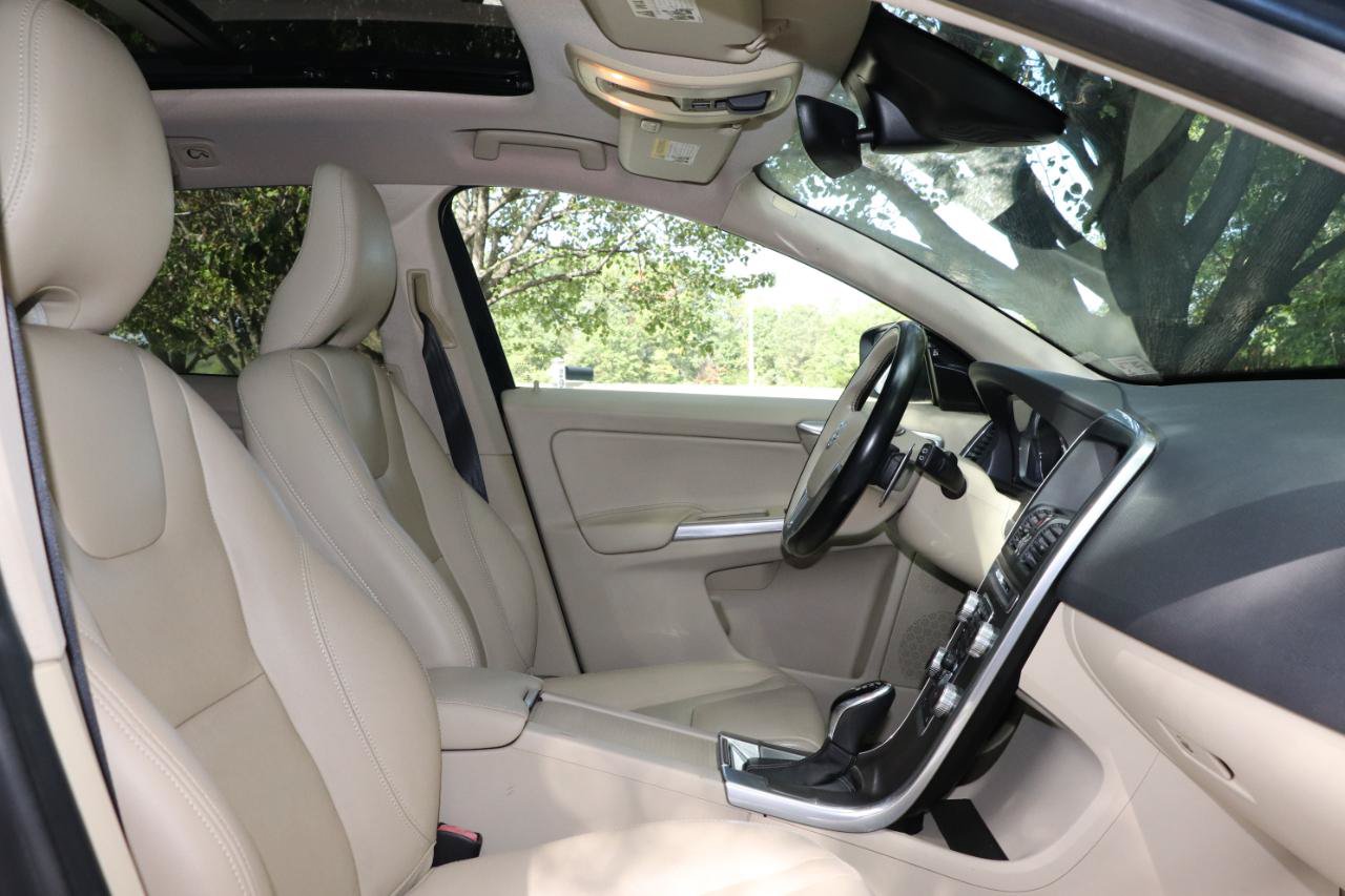 Used 2015 Volvo XC60 T6 AWD/4WD image 37