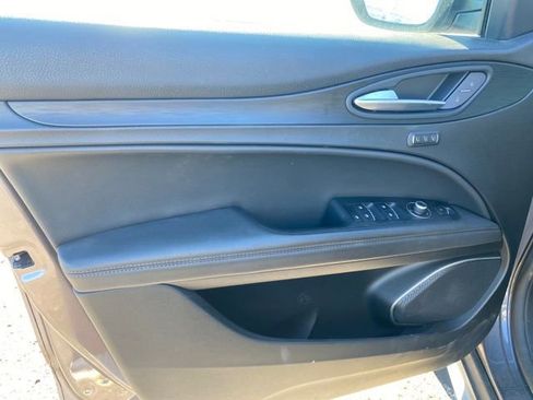 Used 2018 Alfa Romeo Stelvio Base w/ Convenience Package image 16