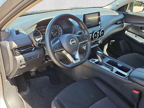 Used 2025 Nissan Sentra SR FWD image 10