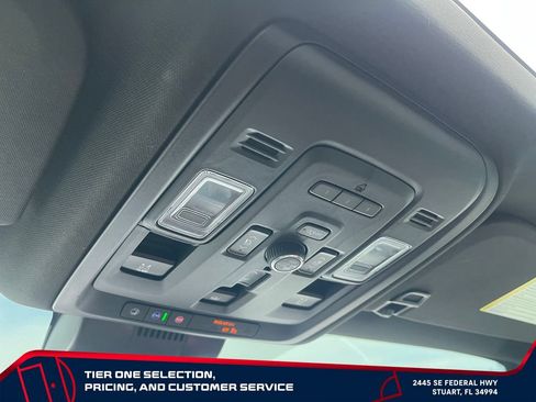 Used 2024 GMC Yukon XL Denali AWD/4WD image 35