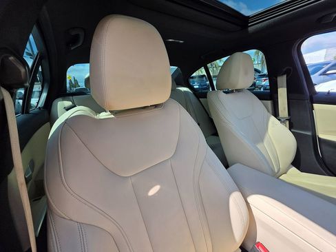 Used 2021 BMW 330i Sedan w/ Driving Assistance Package image 18