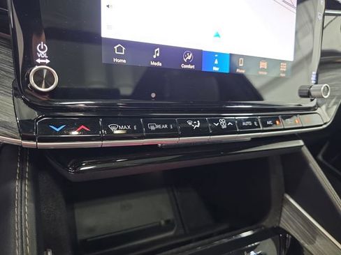 Used 2022 Jeep Wagoneer Series III w/ Premium Group I AWD/4WD image 23