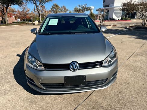 Used 2016 Volkswagen Golf S image 2