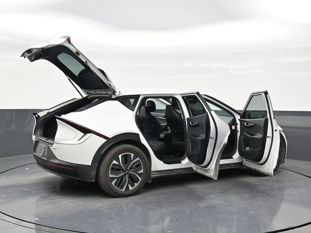 Used 2024 Kia EV6 Light RWD image 28