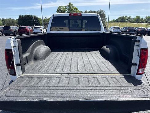 Used 2020 RAM 1500 Classic SLT AWD/4WD image 6