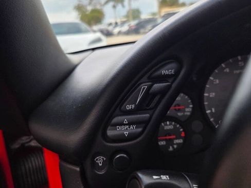 Used 2004 Chevrolet Corvette Convertible w/ Preferred Equipment Group image 10