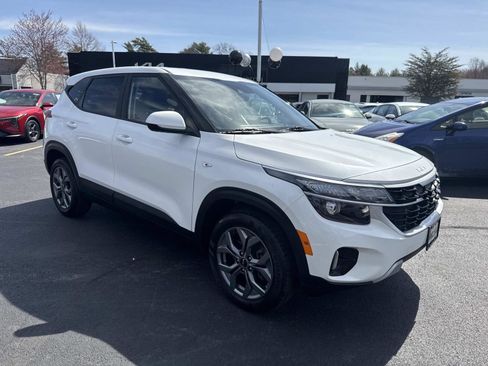 Used 2024 Kia Seltos LX image 10