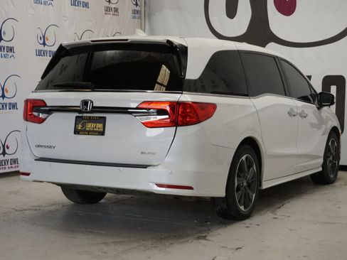 Used 2024 Honda Odyssey Elite image 5