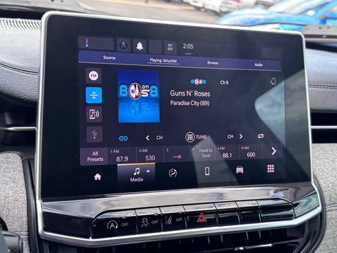 Used 2022 Jeep Compass Latitude FWD image 27