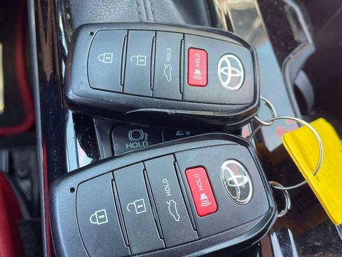 Used 2025 Toyota Camry XSE FWD image 11