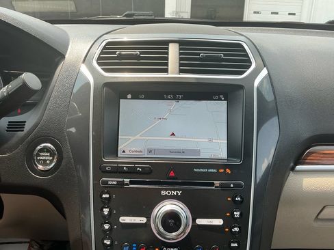 Certified 2018 Ford Explorer Limited w/ Equipment Group 301A FWD image 26