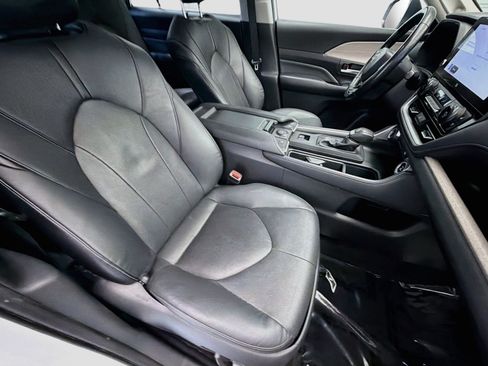 Used 2024 Toyota Grand Highlander FWD image 15
