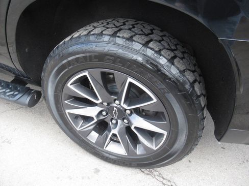 Used 2021 Chevrolet Tahoe Z71 image 30