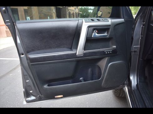 Used 2016 Toyota 4Runner Limited AWD/4WD image 18