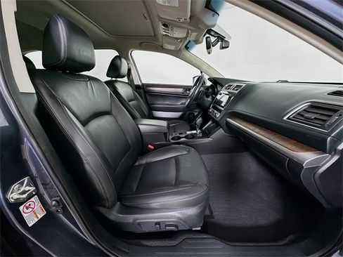 Used 2017 Subaru Outback 2.5i Limited image 5