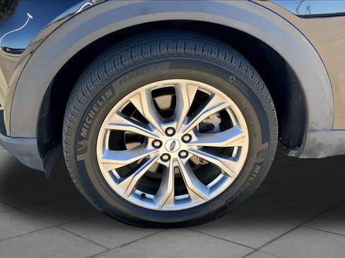 Used 2023 Ford Explorer Limited AWD/4WD image 18