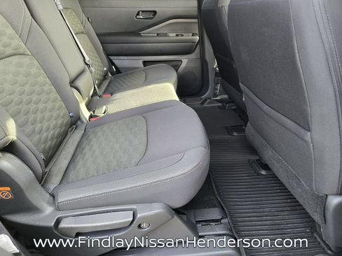 Used 2026 Nissan Pathfinder SV FWD image 16