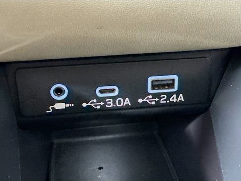 Used 2024 Subaru Outback Premium image 17