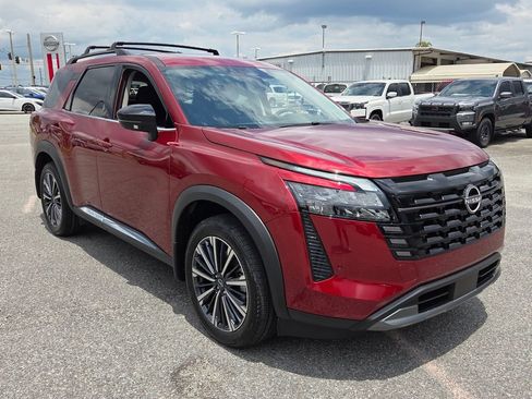 New 2026 Nissan Pathfinder Platinum FWD image 15