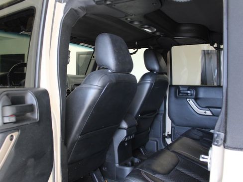 Used 2016 Jeep Wrangler Unlimited Sahara image 26