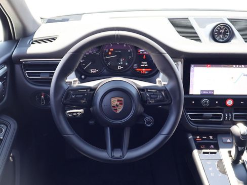 Certified 2026 Porsche Macan AWD/4WD image 13