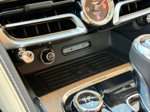 New 2026 Bentley Flying Spur Azure image 28