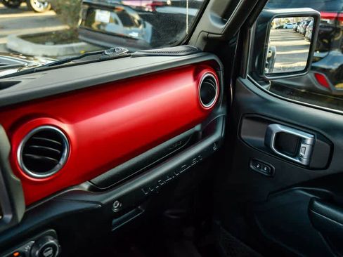 Used 2022 Jeep Wrangler Unlimited Rubicon image 26