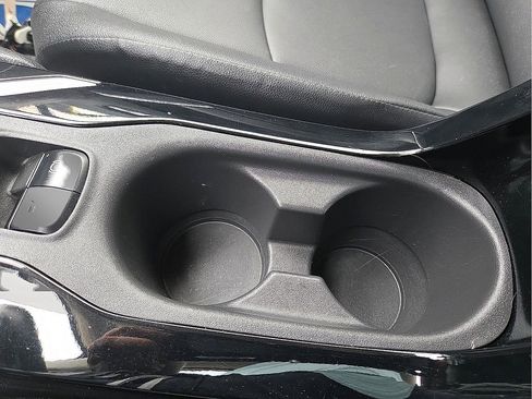 Used 2022 Toyota Corolla Cross XLE image 21