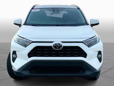 Used 2020 Toyota RAV4 XLE image 3