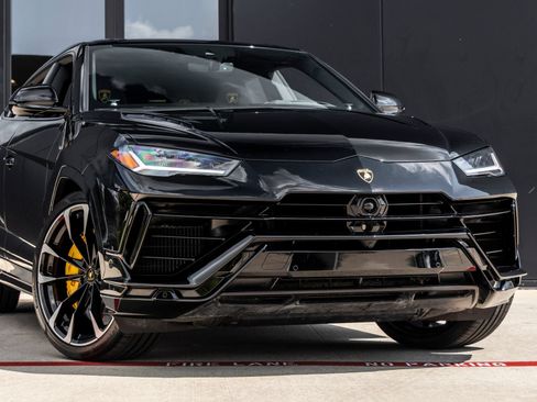 Used 2024 Lamborghini Urus S AWD/4WD image 5