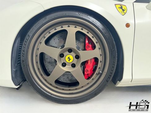 Used 2018 Ferrari 488 Spider RWD image 18