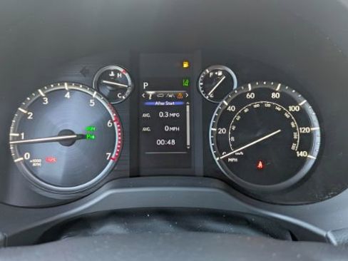 Used 2022 Lexus GX 460 image 31