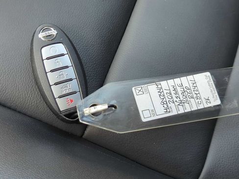 Used 2021 Nissan Rogue SL w/ Premium Package image 37