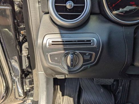 Used 2021 Mercedes-Benz C 300 Sedan image 30