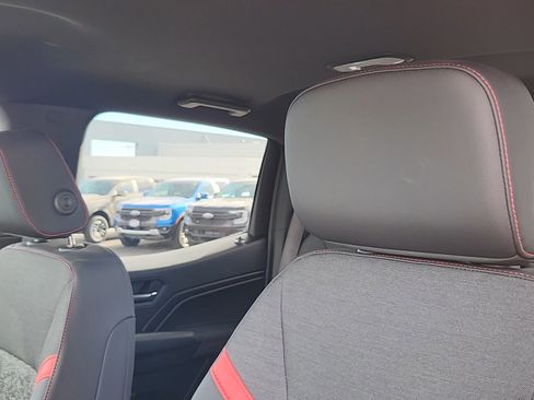 Used 2024 Chevrolet Colorado Z71 image 10