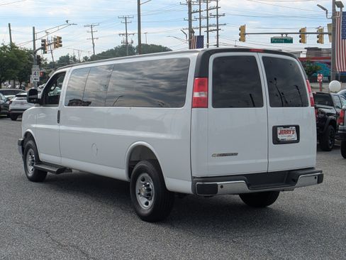 Used 2025 Chevrolet Express 3500 LT w/ LT Preferred Equipment Group RWD image 6