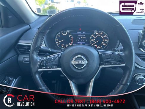 Used 2024 Nissan Altima 2.5 SR FWD image 19