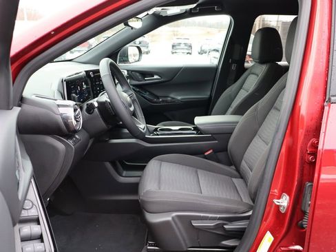 Used 2025 Chevrolet Equinox LT w/ Safety and Technology Package image 10