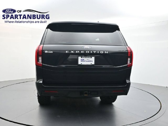 Used 2025 Ford Expedition Active AWD/4WD image 6