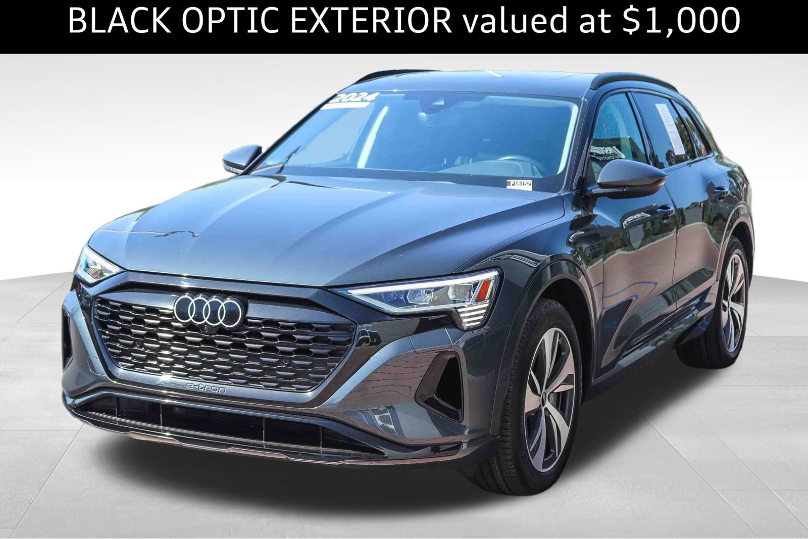 Used 2024 Audi Q8 e-tron Premium Plus AWD/4WD image 3