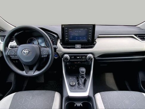 Used 2019 Toyota RAV4 XLE AWD/4WD image 16