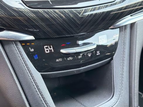 Certified 2023 Cadillac XT6 Premium Luxury FWD image 12