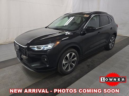 Used 2024 Ford Escape Platinum AWD/4WD image 1