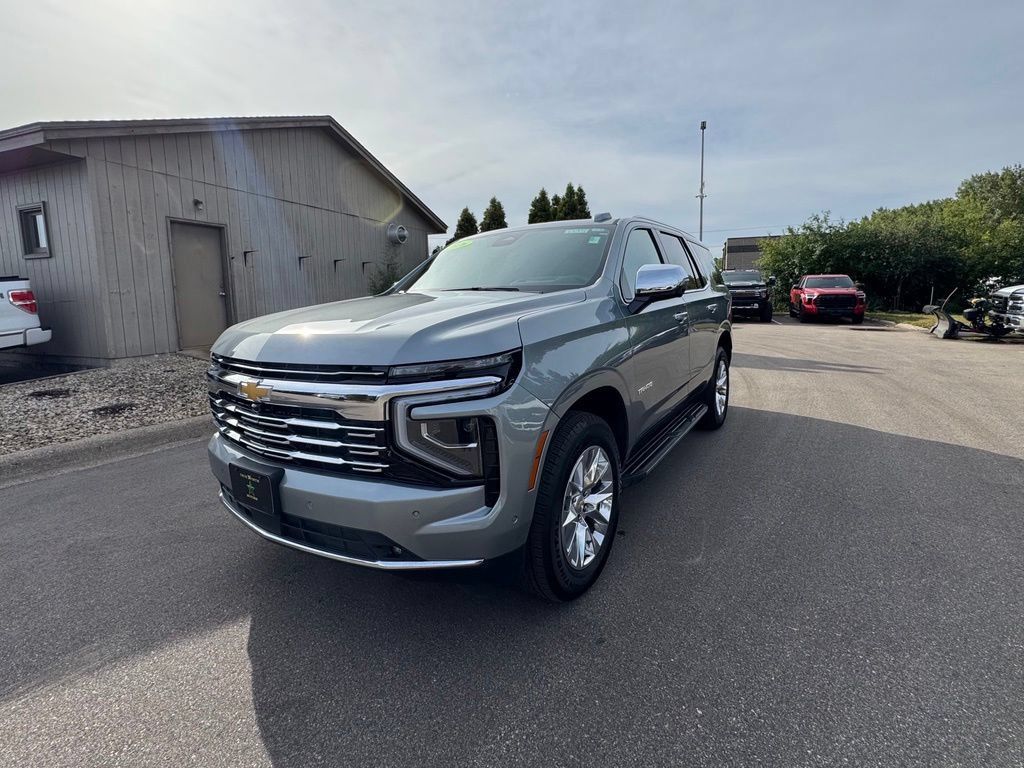 Used 2026 Chevrolet Tahoe Premier AWD/4WD image 2