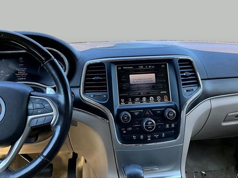 Used 2017 Jeep Grand Cherokee Overland AWD/4WD image 7