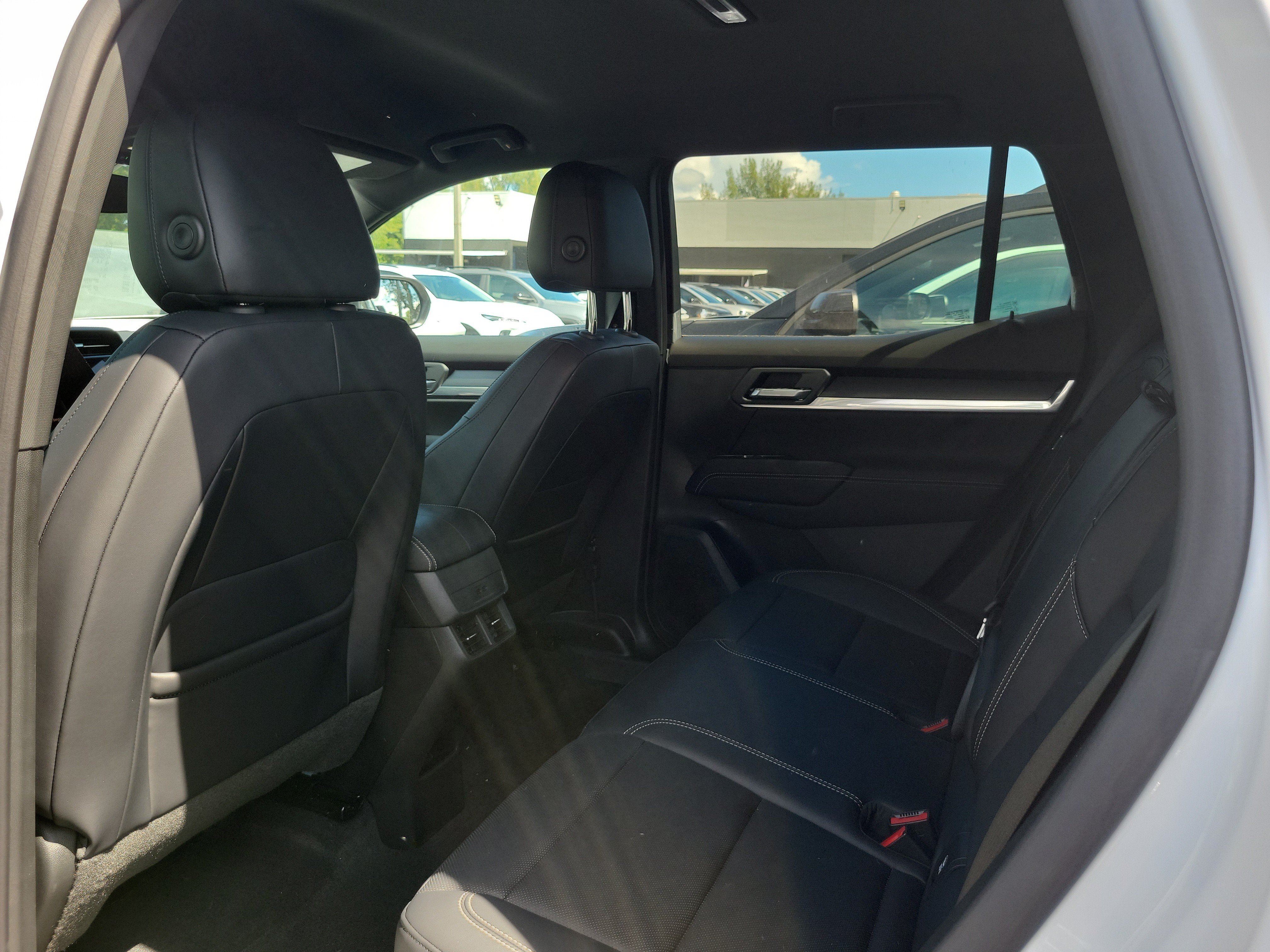 New 2027 GMC Terrain Elevation w/ Elevation Premium Package FWD image 6