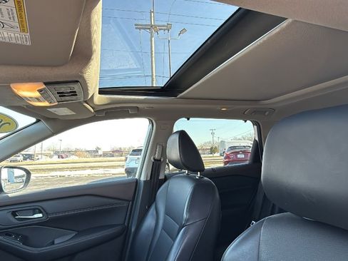 Used 2023 Nissan Rogue SV w/ SV Premium B Package image 24